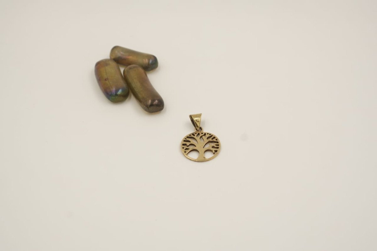 Hndicrafted Tree Design Pendant