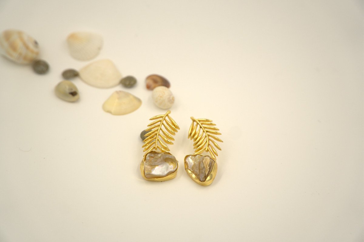 Tropical Leaf Stude With Natural Stone