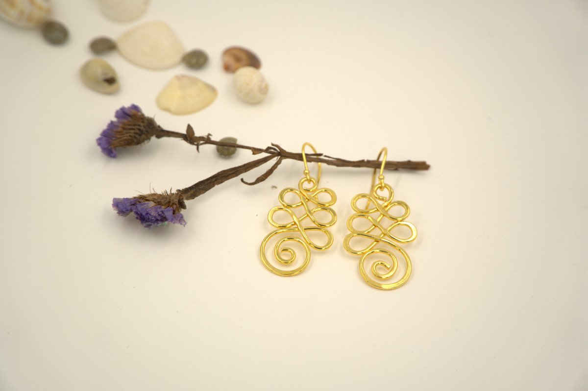 Elegant Spiral Dangle Earrings